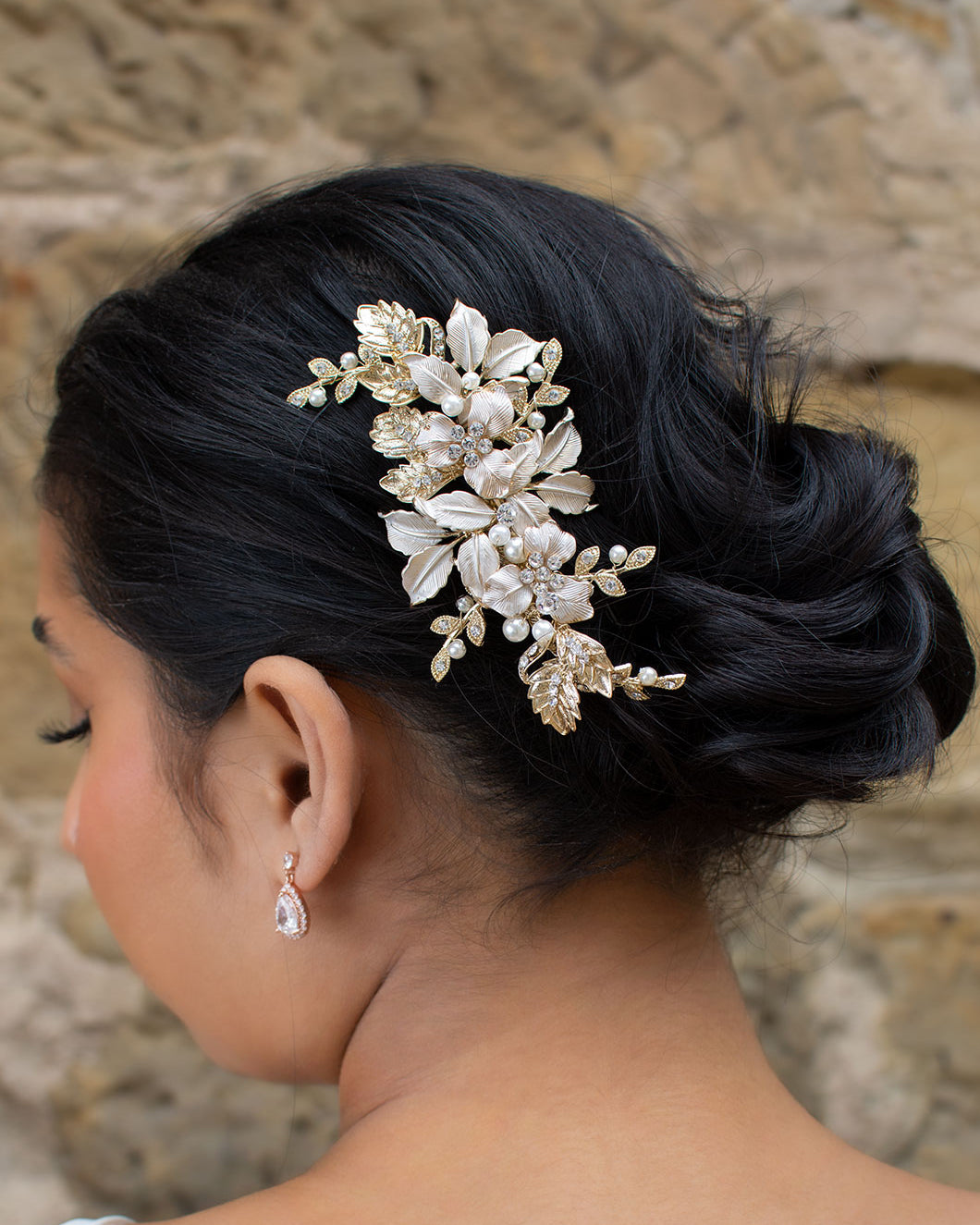 Cassandra gold bridal comb by Windsor Bridal Jewellery
